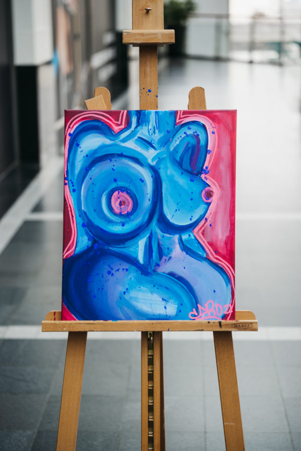 L'oeuvre unique intitulée "La femme bubblegum" de Carole Boulanger