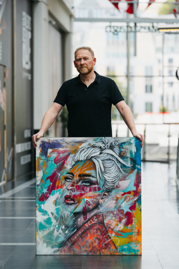 C'est l'artiste Michel Van Otten qui expose tout le mois de juin !